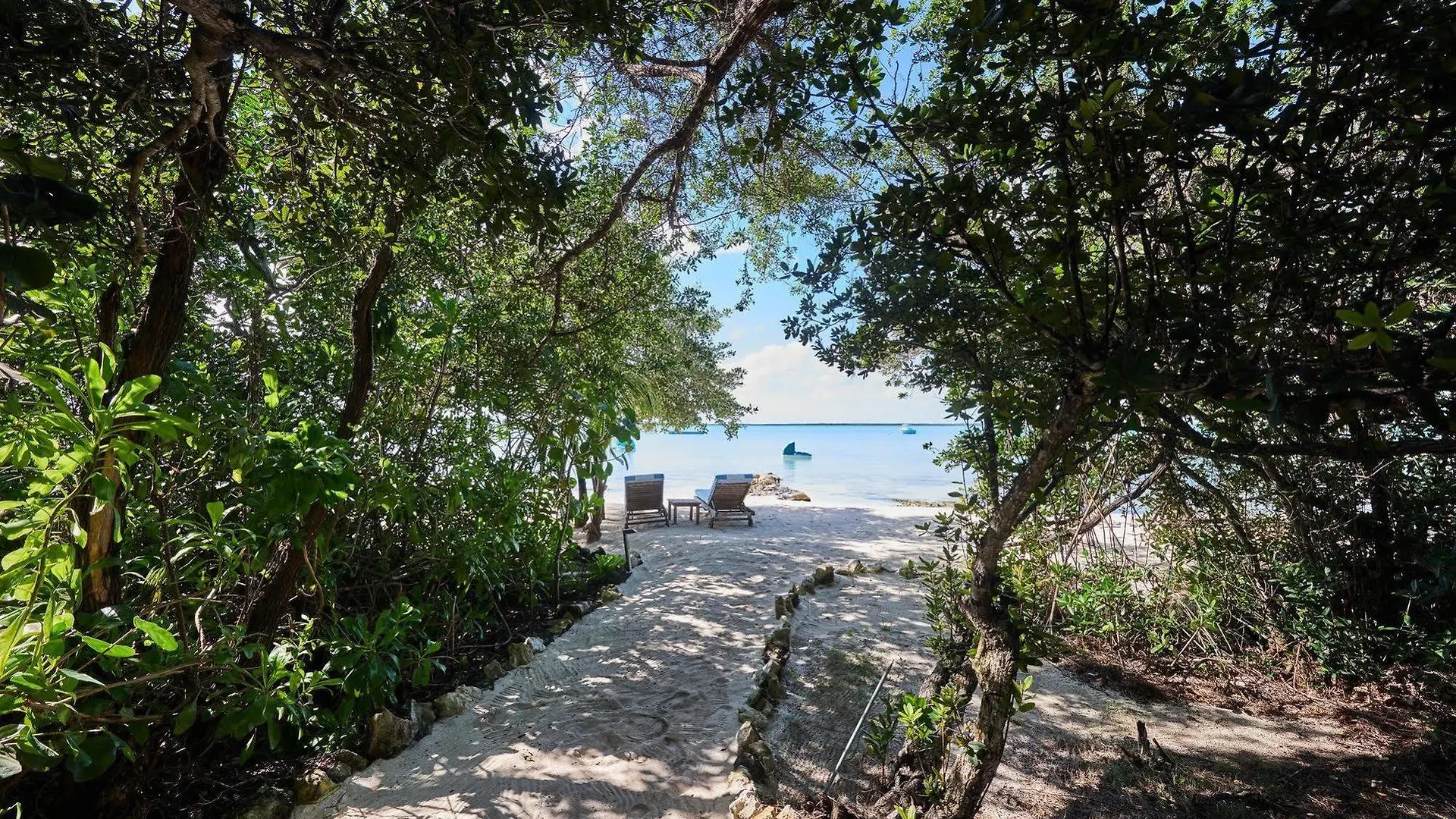 Tiamo Resort Kemps Bay Hotel
